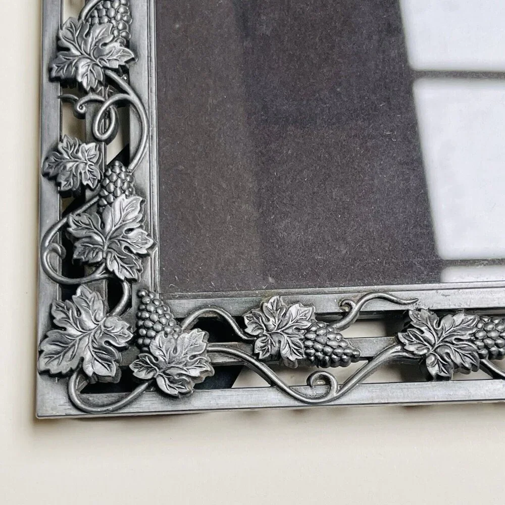 Unbranded metal picture